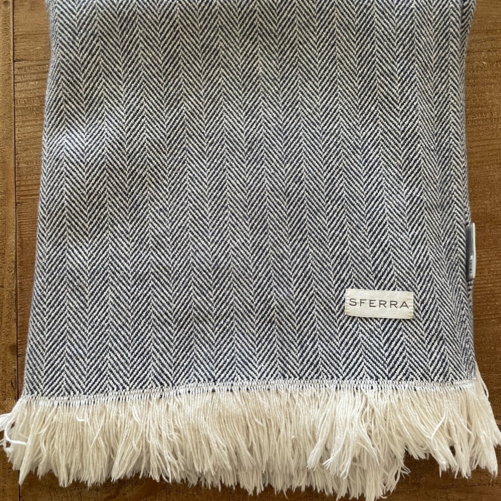 SFerra throw